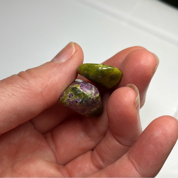 Stitchtite in Serpentine Tumble Stone Set of 2 - Picture 3 of 13